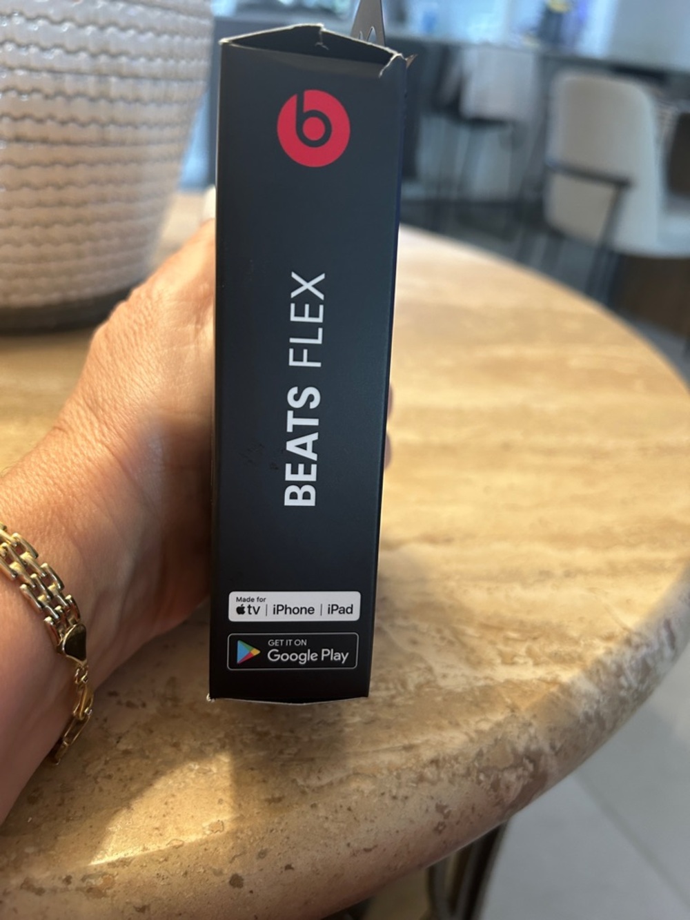 Beats Flex Wireless Earphones - White - Picture 4 of 8